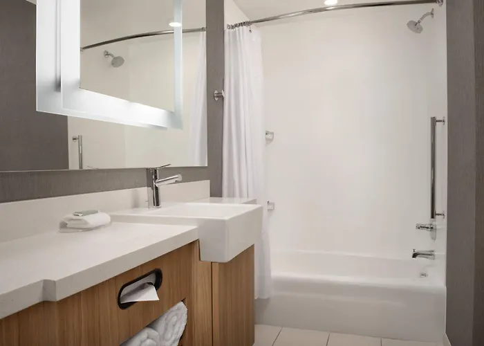 Springhill By Marriott Charleston Airport & Convention Center Hotel 3*