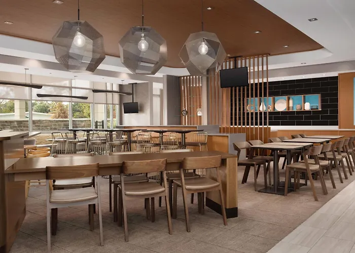 Springhill By Marriott Charleston Airport & Convention Center Hotel 3*